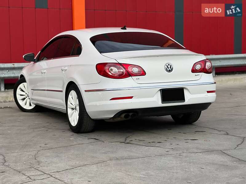 Купе Volkswagen CC / Passat CC 2010 в Киеве
