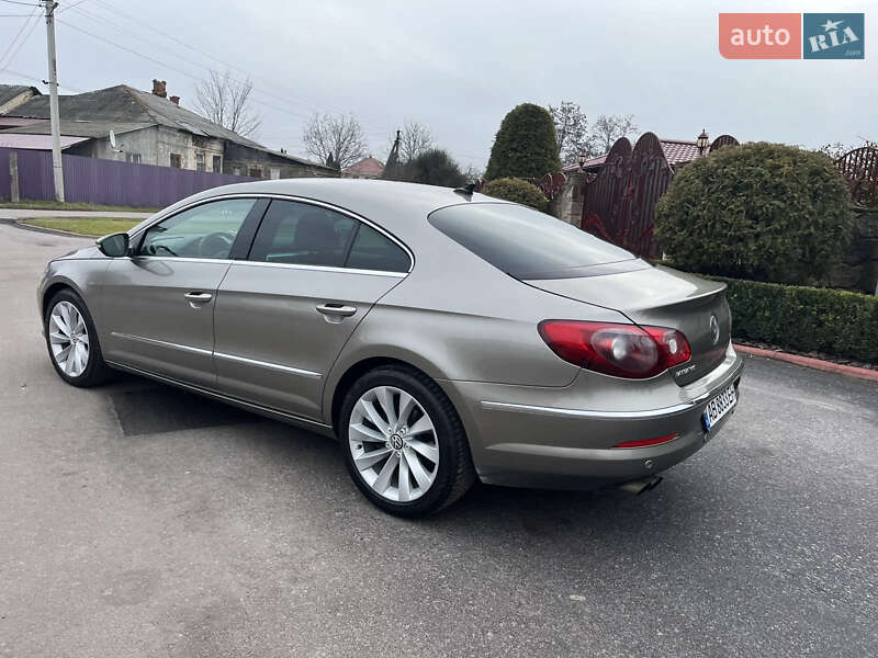 Купе Volkswagen CC / Passat CC 2010 в Могилев-Подольске