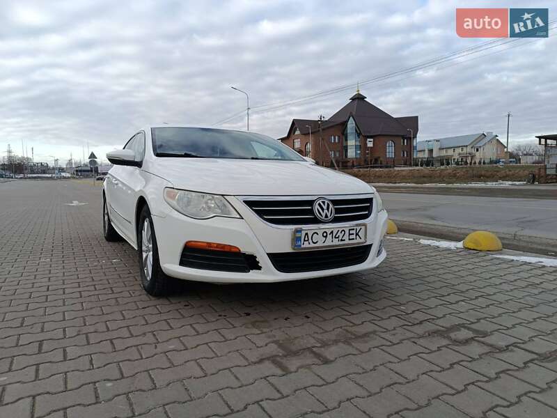 Купе Volkswagen CC / Passat CC 2011 в 