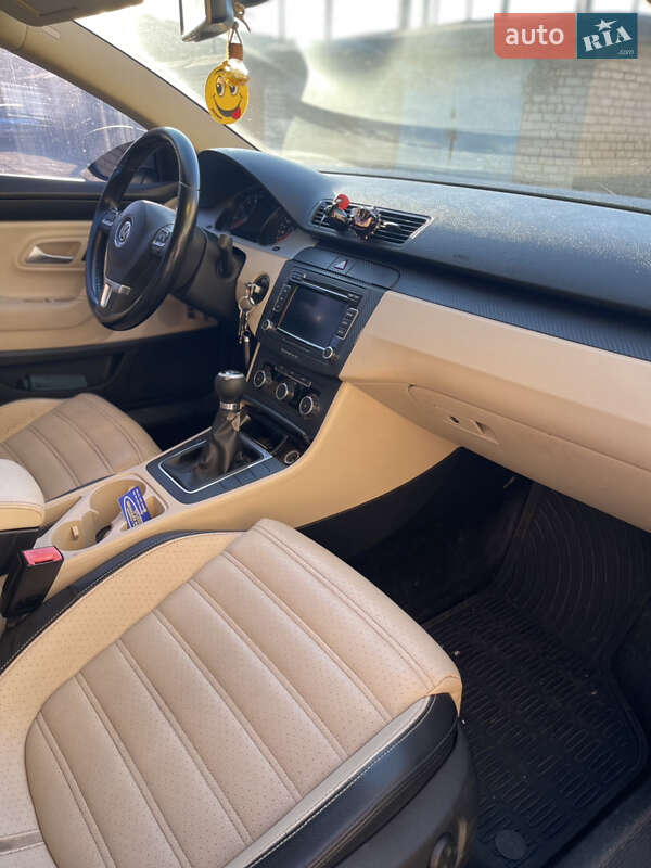 Купе Volkswagen CC / Passat CC 2010 в Кривому Розі