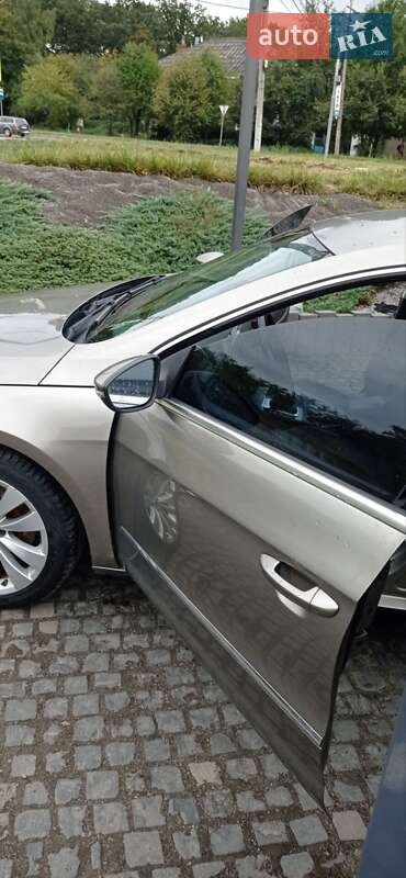 Купе Volkswagen CC / Passat CC 2011 в Львове