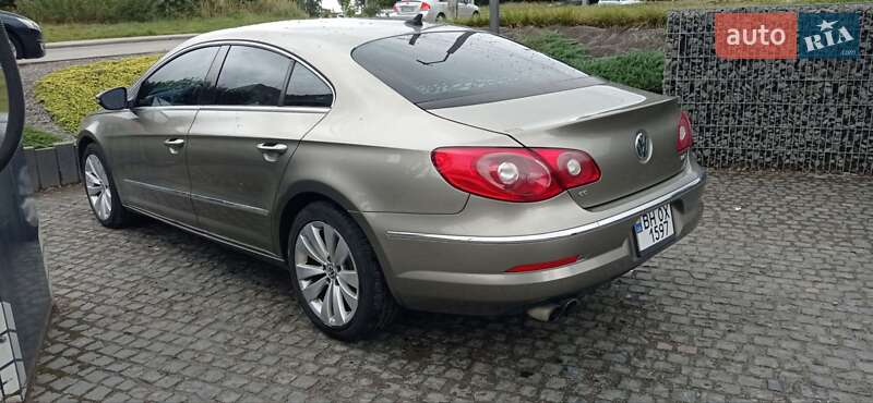 Купе Volkswagen CC / Passat CC 2011 в Львове