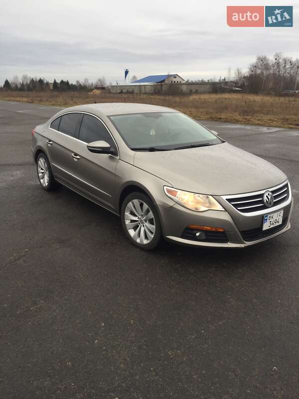 Купе Volkswagen CC / Passat CC 2010 в Березному