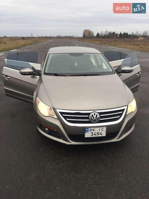 Купе Volkswagen CC / Passat CC 2010 в Березному