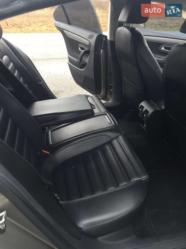 Купе Volkswagen CC / Passat CC 2010 в Березному