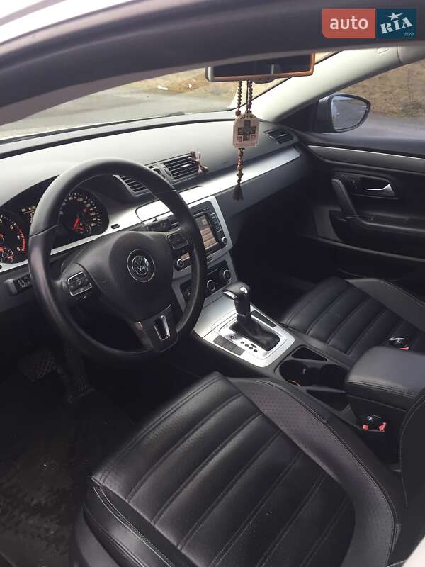 Купе Volkswagen CC / Passat CC 2010 в Березному