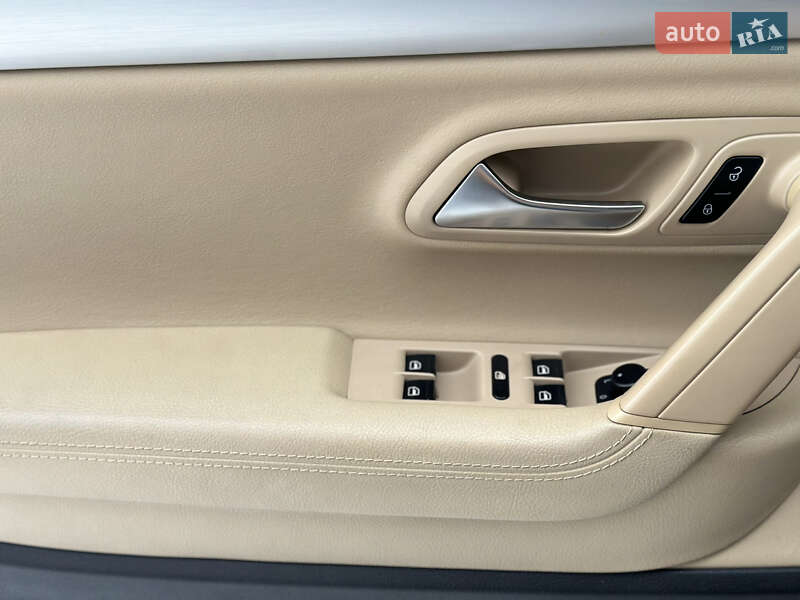 Купе Volkswagen CC / Passat CC 2012 в Львові