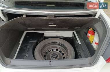 Купе Volkswagen CC / Passat CC 2011 в 