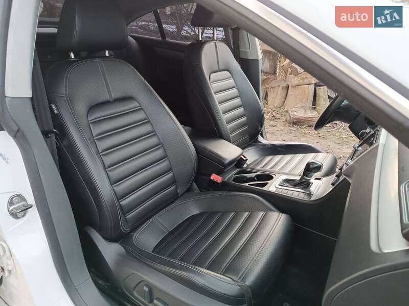 Купе Volkswagen CC / Passat CC 2011 в Луцьку