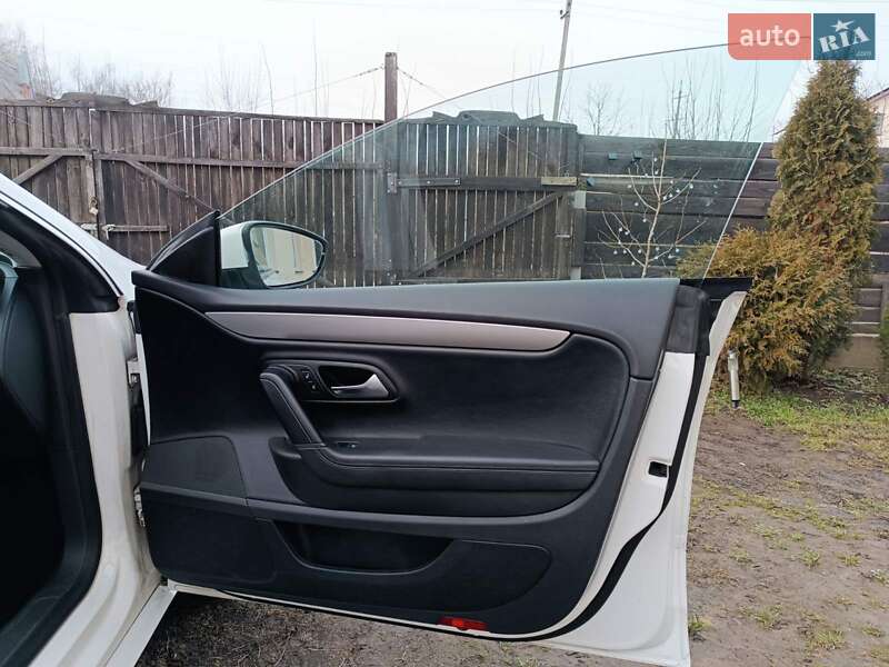 Купе Volkswagen CC / Passat CC 2011 в Луцьку