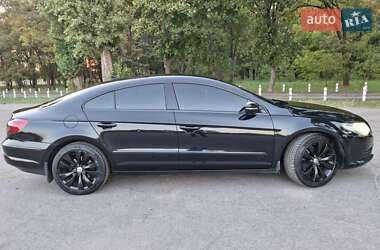 Купе Volkswagen CC / Passat CC 2011 в 