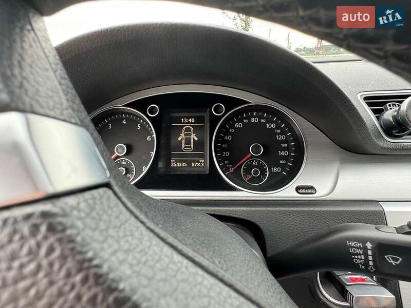 Купе Volkswagen CC / Passat CC 2012 в Ужгороде