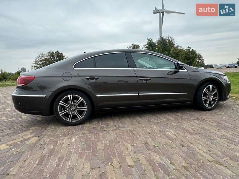 Купе Volkswagen CC / Passat CC 2012 в Ужгороде