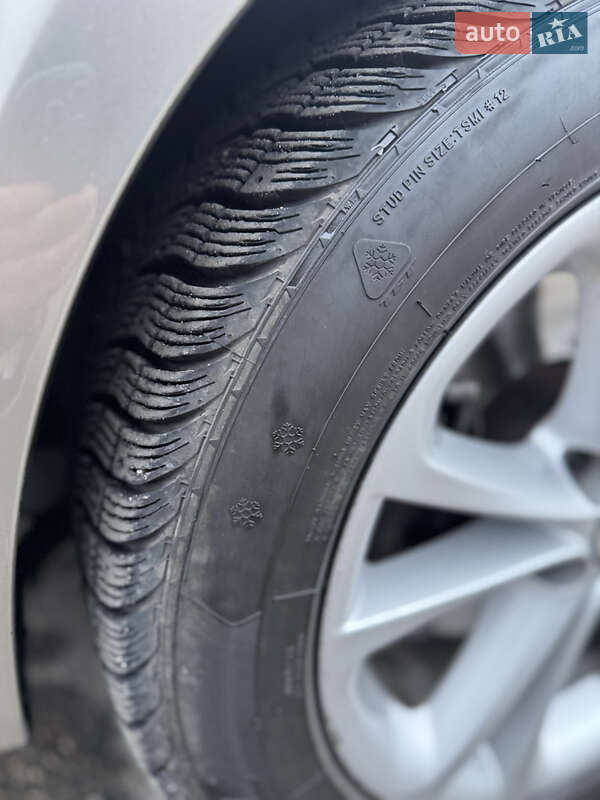 Купе Volkswagen CC / Passat CC 2011 в Дніпрі