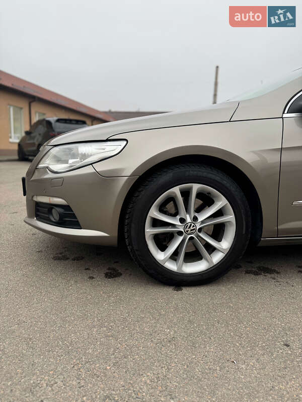 Купе Volkswagen CC / Passat CC 2011 в Дніпрі