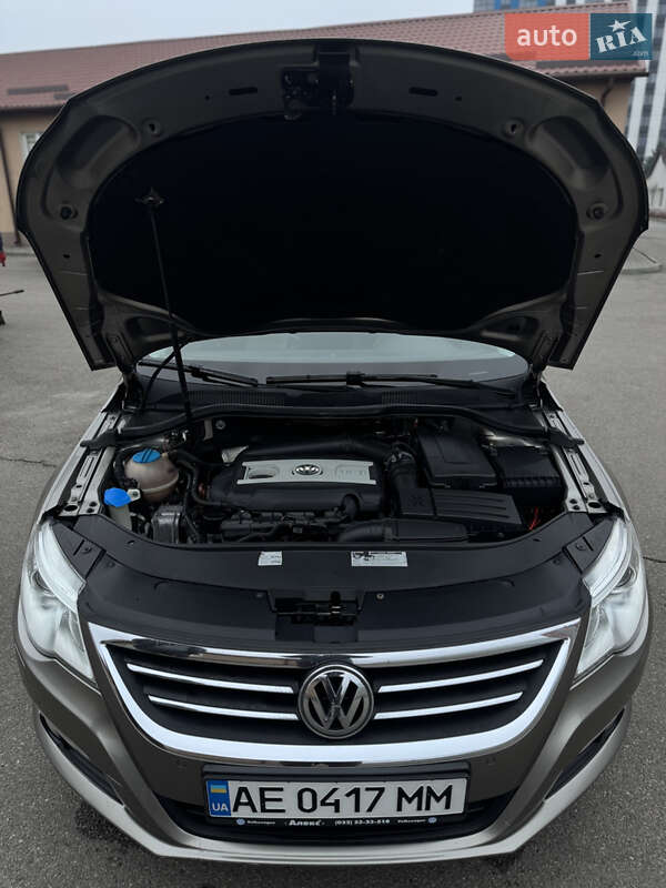 Купе Volkswagen CC / Passat CC 2011 в Дніпрі