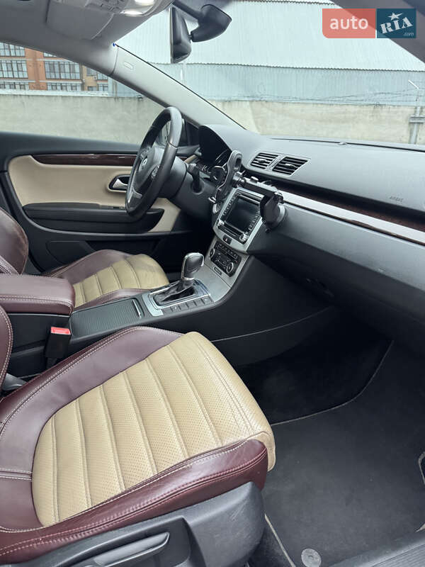 Купе Volkswagen CC / Passat CC 2011 в Дніпрі