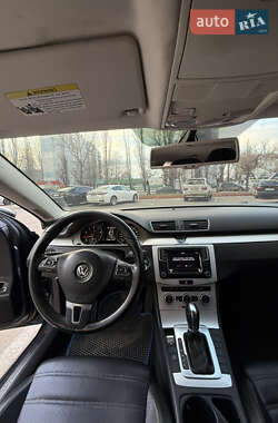 Купе Volkswagen CC / Passat CC 2013 в 