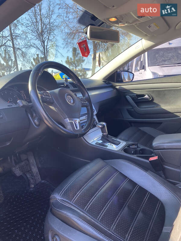 Купе Volkswagen CC / Passat CC 2010 в Ровно