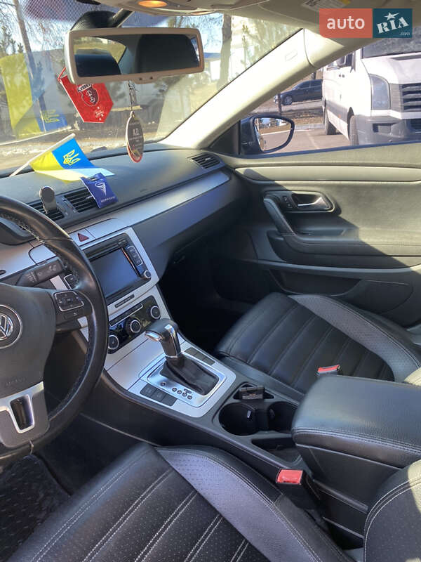 Купе Volkswagen CC / Passat CC 2010 в Ровно