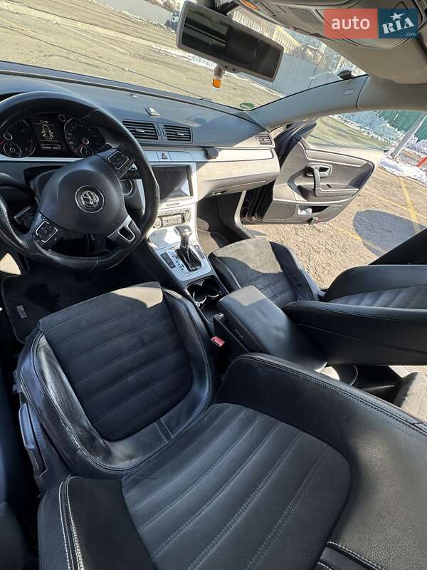 Купе Volkswagen CC / Passat CC 2010 в Киеве