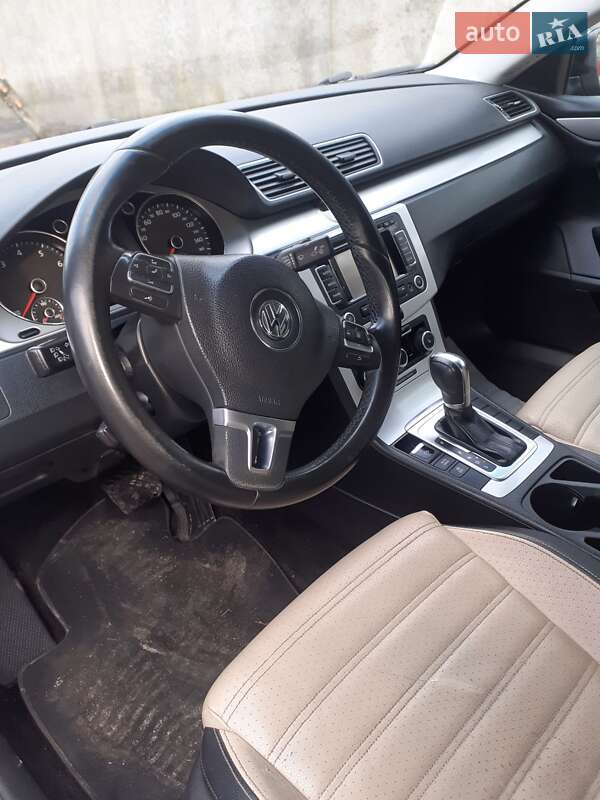 Купе Volkswagen CC / Passat CC 2011 в Радехове
