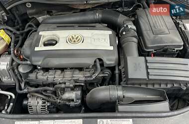 Купе Volkswagen CC / Passat CC 2011 в 