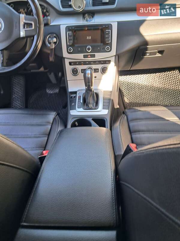 Купе Volkswagen CC / Passat CC 2013 в Шаргороде