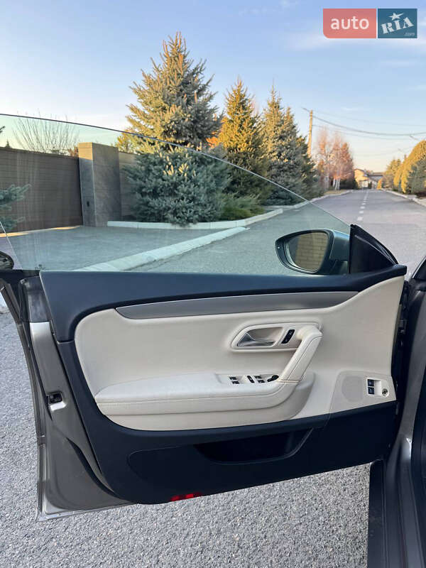 Купе Volkswagen CC / Passat CC 2010 в Днепре