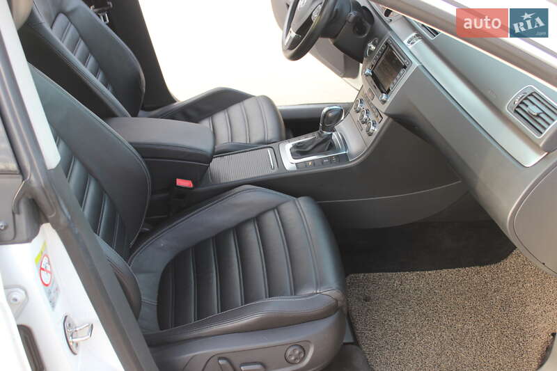 Купе Volkswagen CC / Passat CC 2014 в Дніпрі