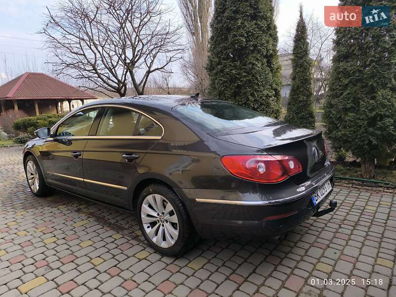 Купе Volkswagen CC / Passat CC 2010 в Дубно