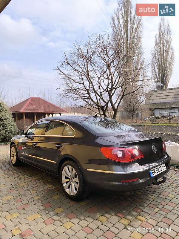 Купе Volkswagen CC / Passat CC 2010 в Дубно