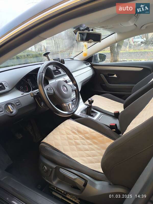 Купе Volkswagen CC / Passat CC 2010 в Дубно