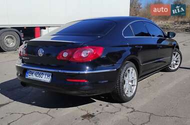Купе Volkswagen CC / Passat CC 2011 в 