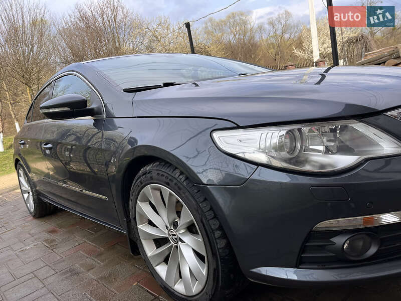 Купе Volkswagen CC / Passat CC 2011 в Ужгороді