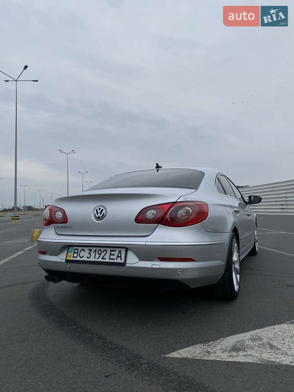 Купе Volkswagen CC / Passat CC 2009 в Львове