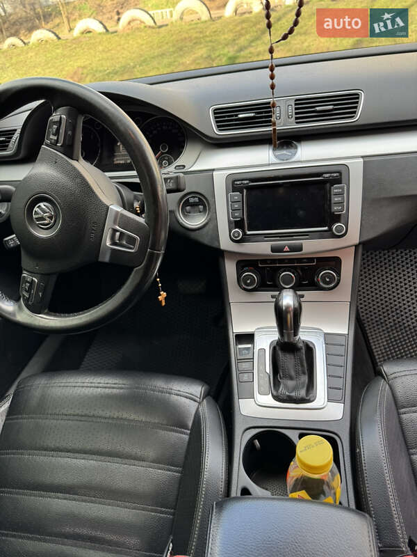 Купе Volkswagen CC / Passat CC 2012 в Львове