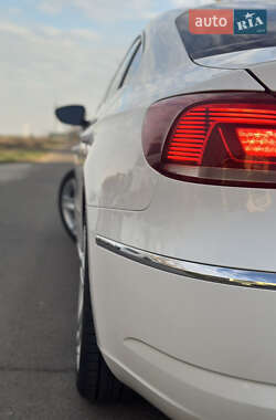 Купе Volkswagen CC / Passat CC 2012 в 