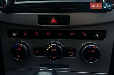 Купе Volkswagen CC / Passat CC 2012 в 