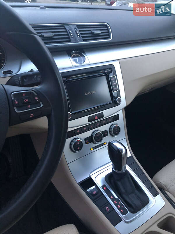 Купе Volkswagen CC / Passat CC 2012 в Черновцах