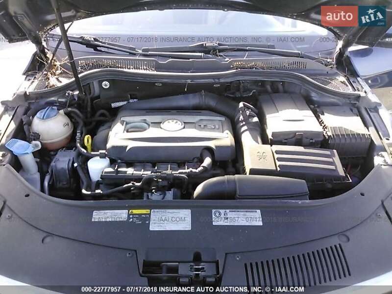 Купе Volkswagen CC / Passat CC 2013 в Ужгороде