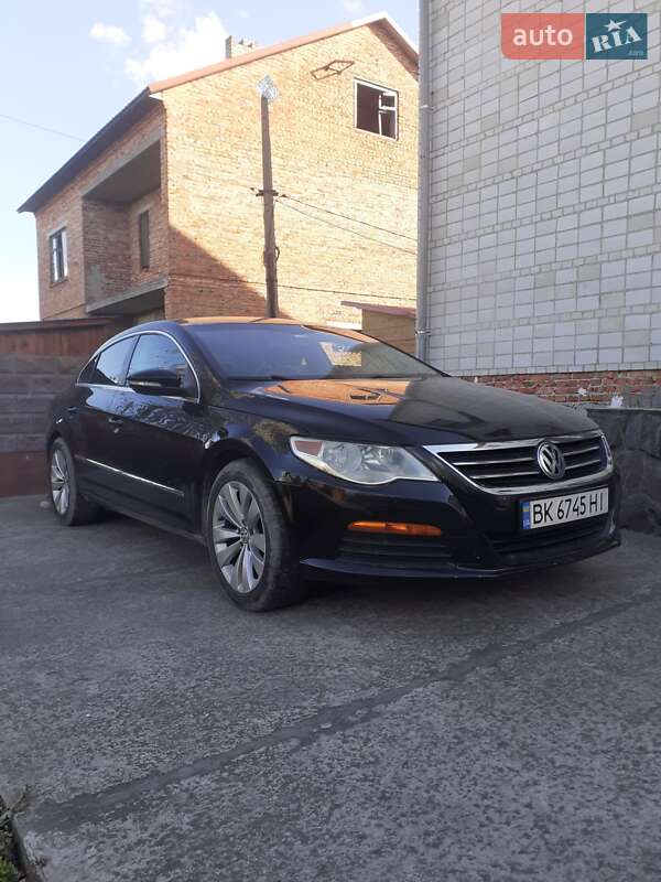 Купе Volkswagen CC / Passat CC 2011 в Радехове