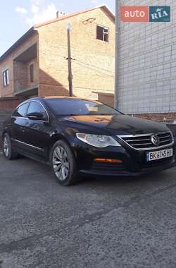 Купе Volkswagen CC / Passat CC 2011 в 
