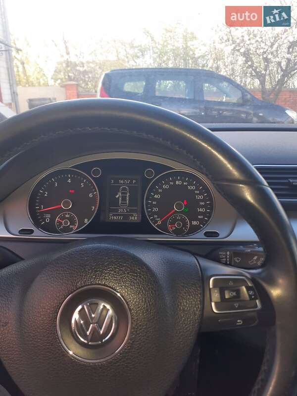 Купе Volkswagen CC / Passat CC 2011 в Радехове
