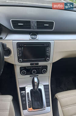 Купе Volkswagen CC / Passat CC 2011 в 