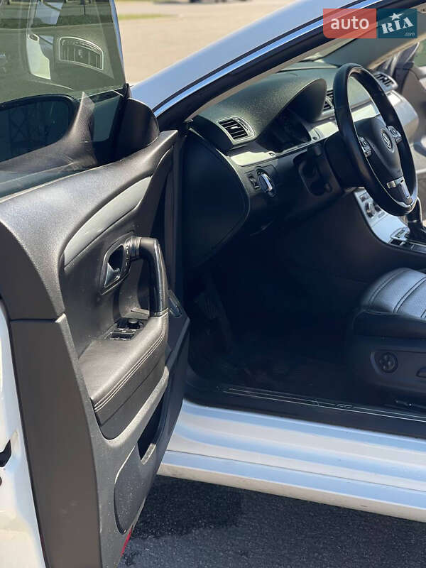 Купе Volkswagen CC / Passat CC 2012 в Покрові