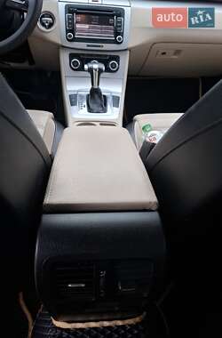 Купе Volkswagen CC / Passat CC 2009 в 