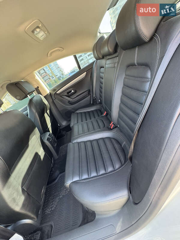 Купе Volkswagen CC / Passat CC 2014 в Киеве