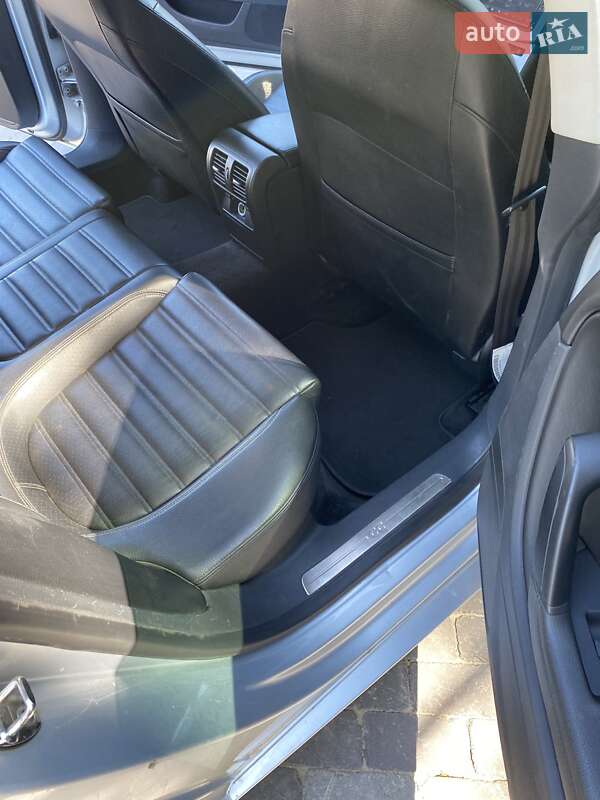 Купе Volkswagen CC / Passat CC 2012 в Києві