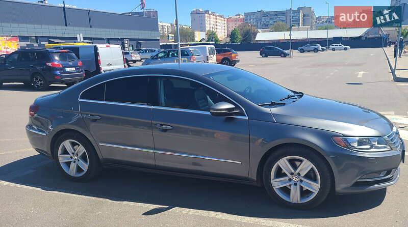 Купе Volkswagen CC / Passat CC 2016 в Киеве